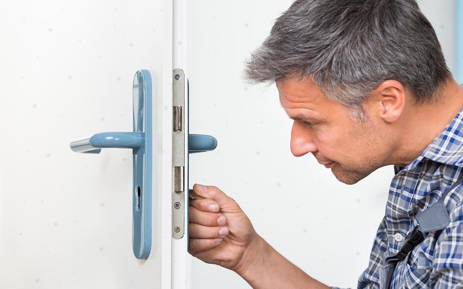 ouvrir une porte fermée à clé avec un trombone Draveil